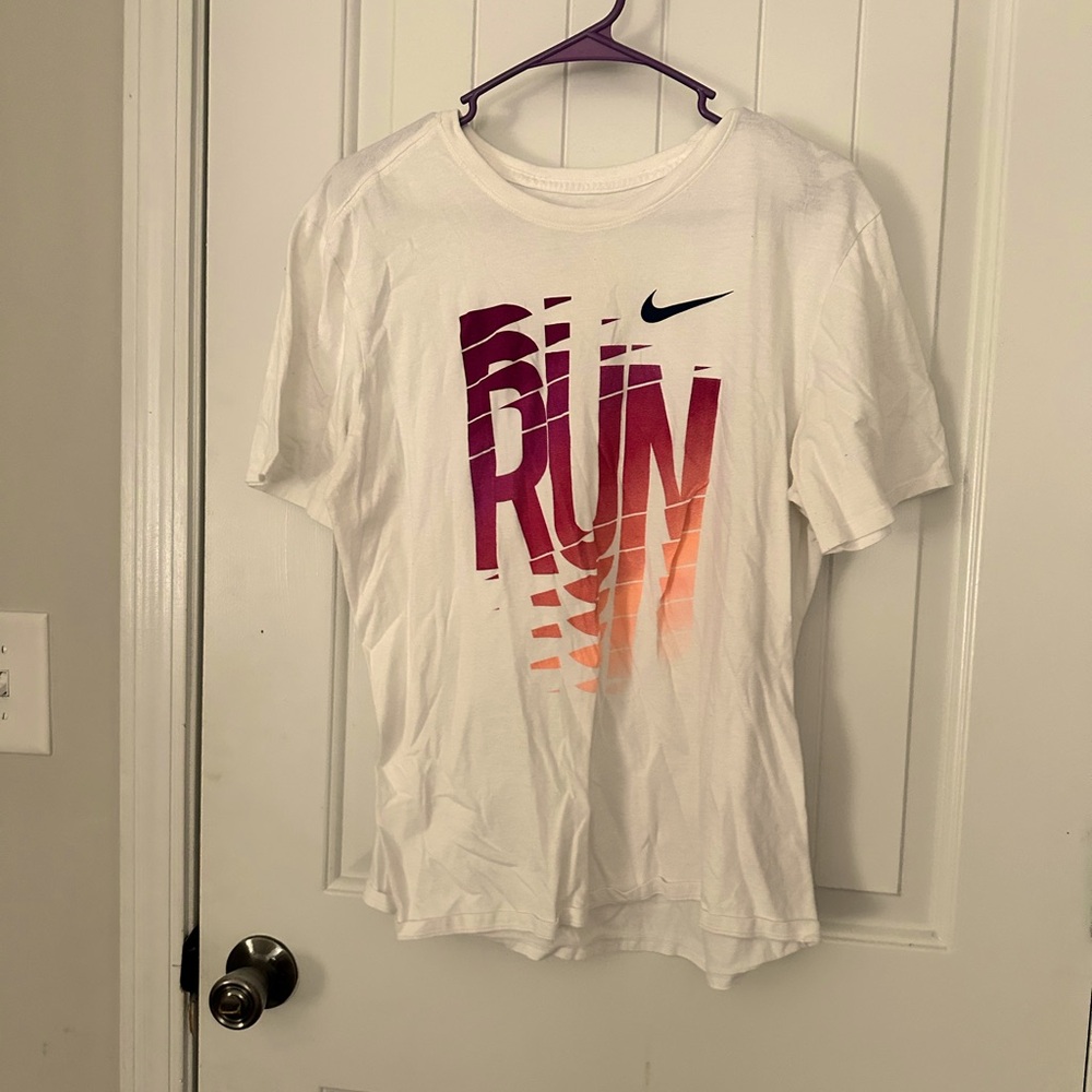 Nike women’s tee